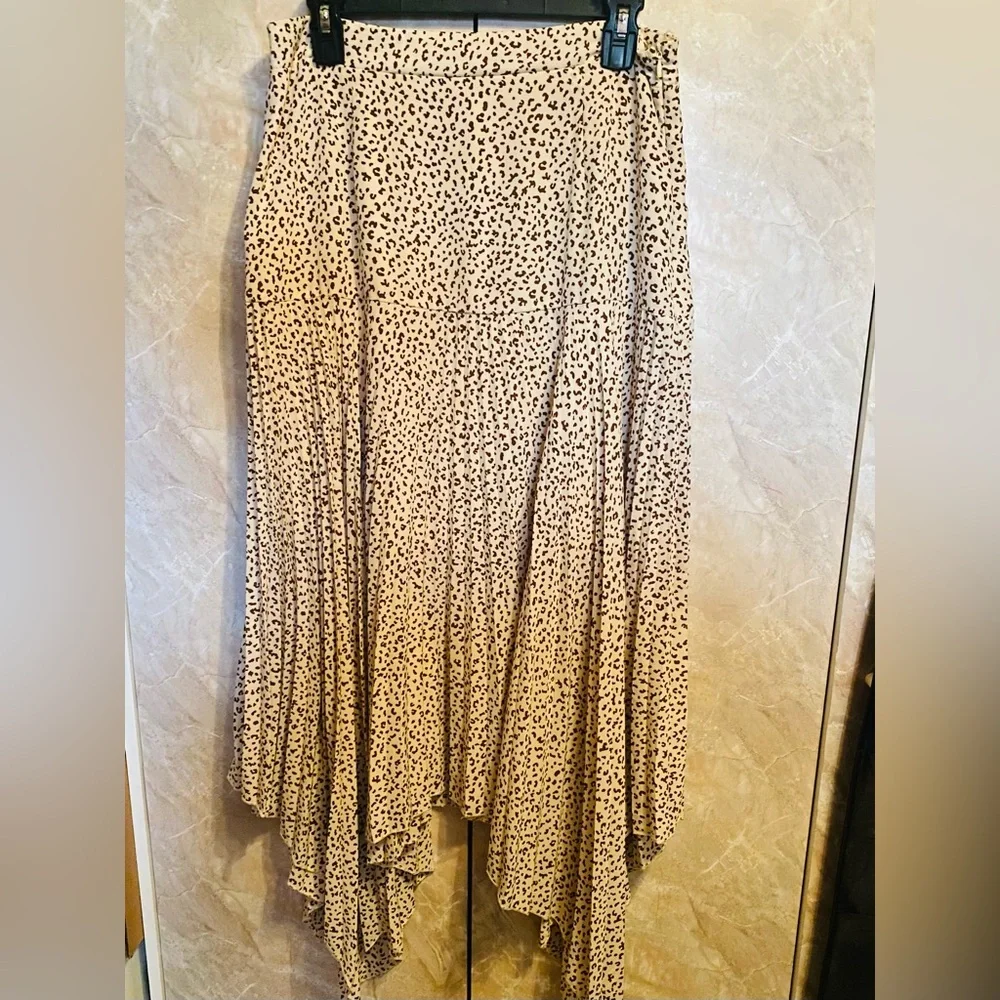 Leopard Print Asymmetrical Women's Skirt - Picture 1 of 7